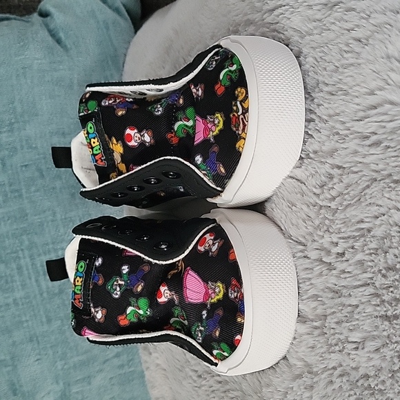 Ground Up Official Nintendo Super Mario Shoes - Picture 3 of 15